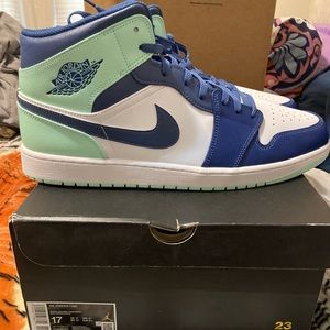 Air Jordan 1 Mid